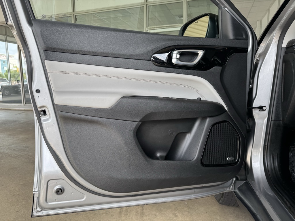 2022 Jeep Compass Limited photo 8