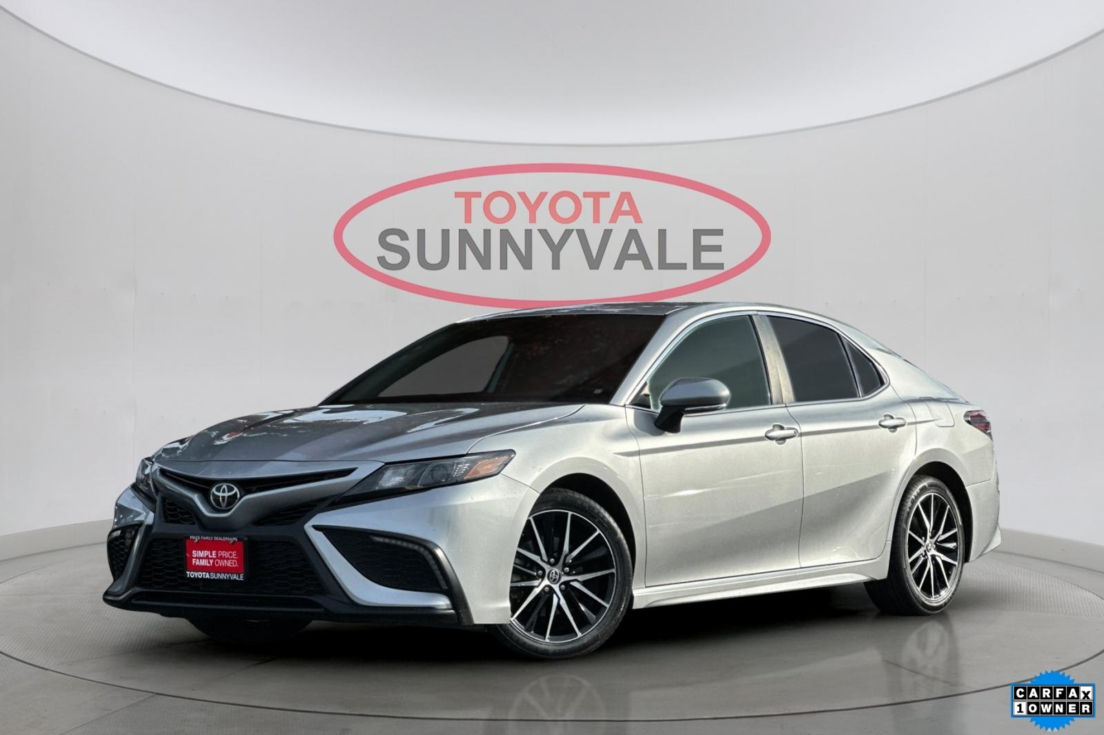 2023 Toyota Camry SE's photo