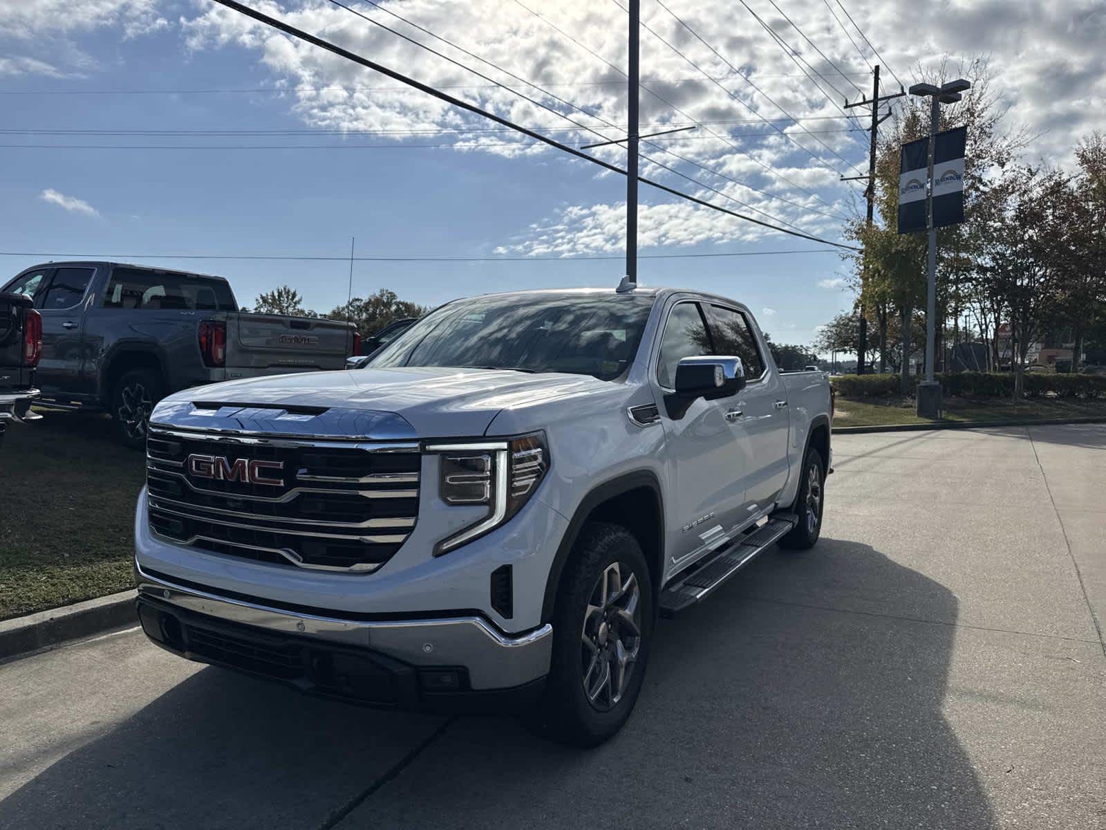 2026 Gmc Sierra 1500 SLT photo 3