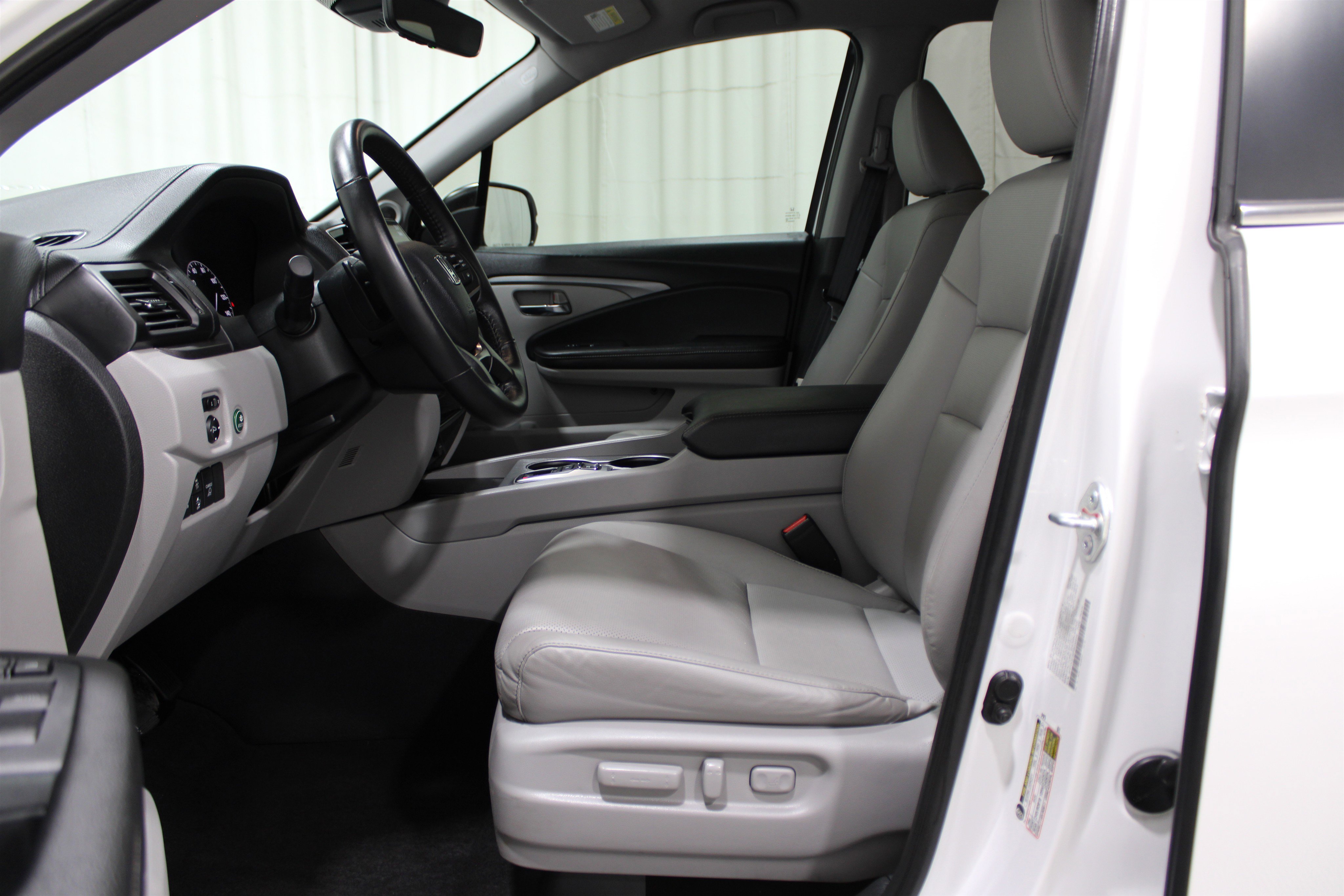 2024 Honda Ridgeline RTL photo 3