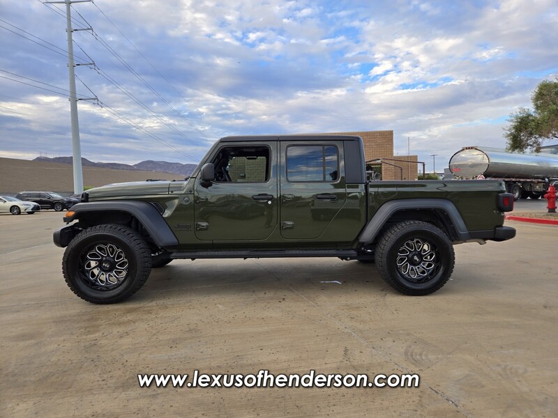 2023 Jeep Gladiator Sport photo 3