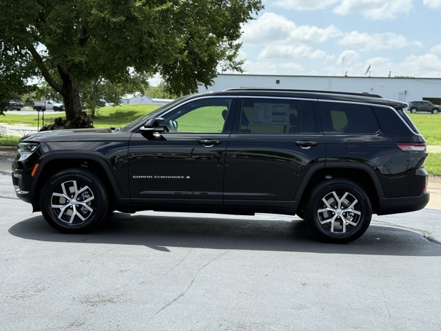 2025 Jeep Grand Cherokee Limited photo 4