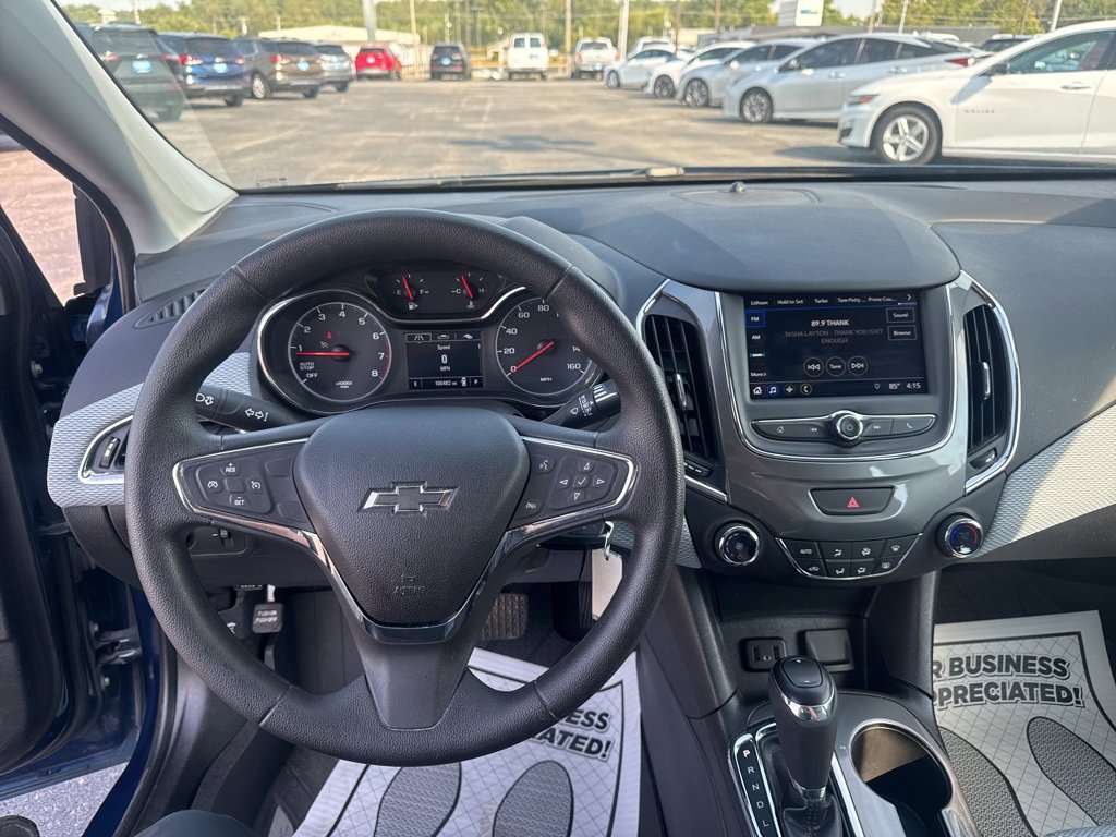 2019 Chevrolet Cruze LT photo 17