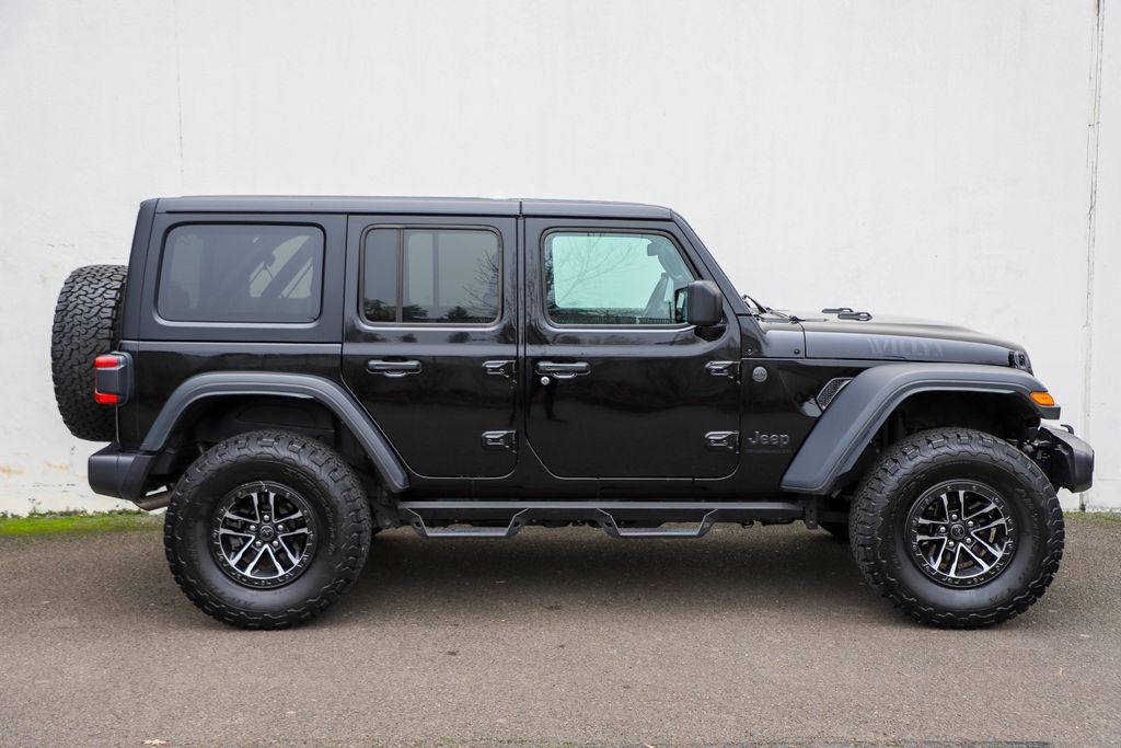 2024 Jeep Wrangler Willys photo 3
