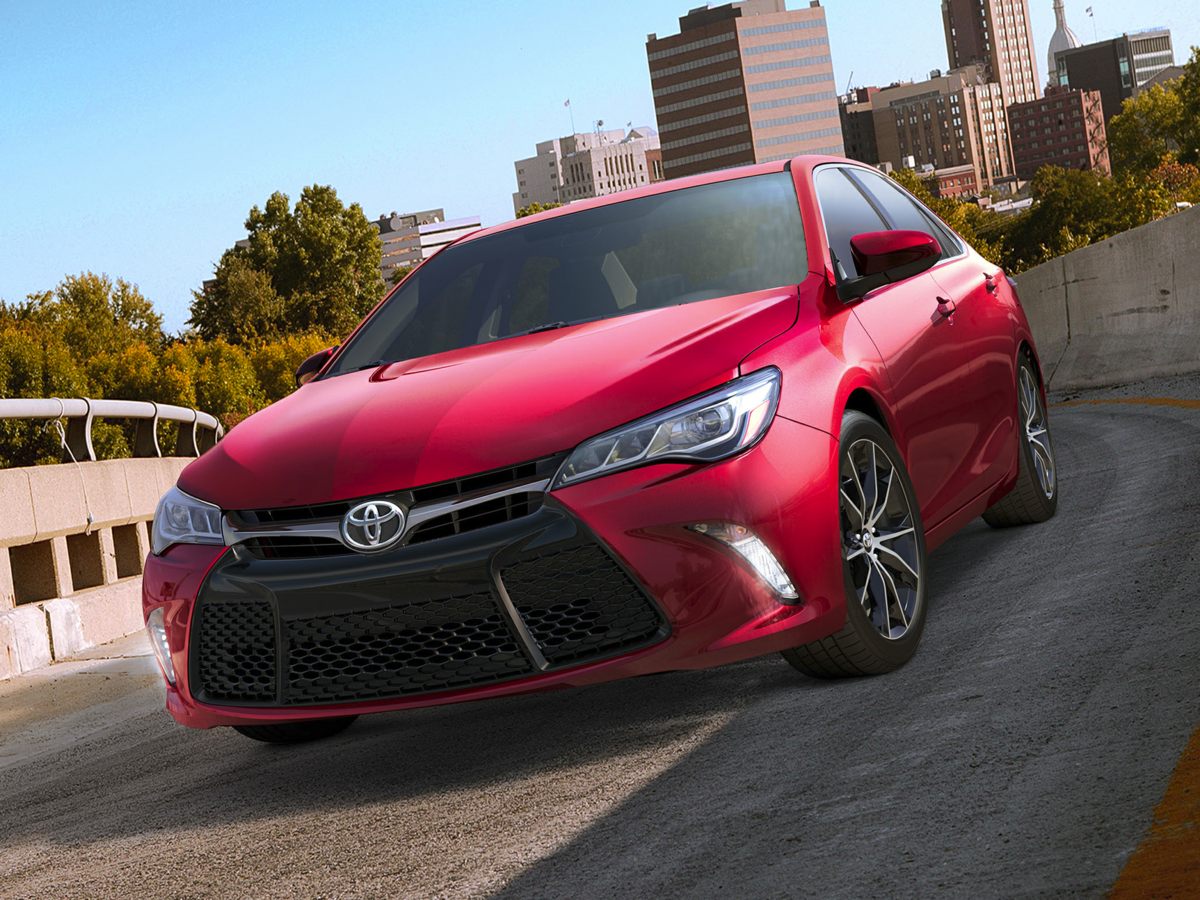 2017 Toyota Camry XLE's photo