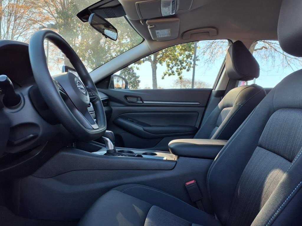 2025 Nissan Altima 2.5 S photo 8