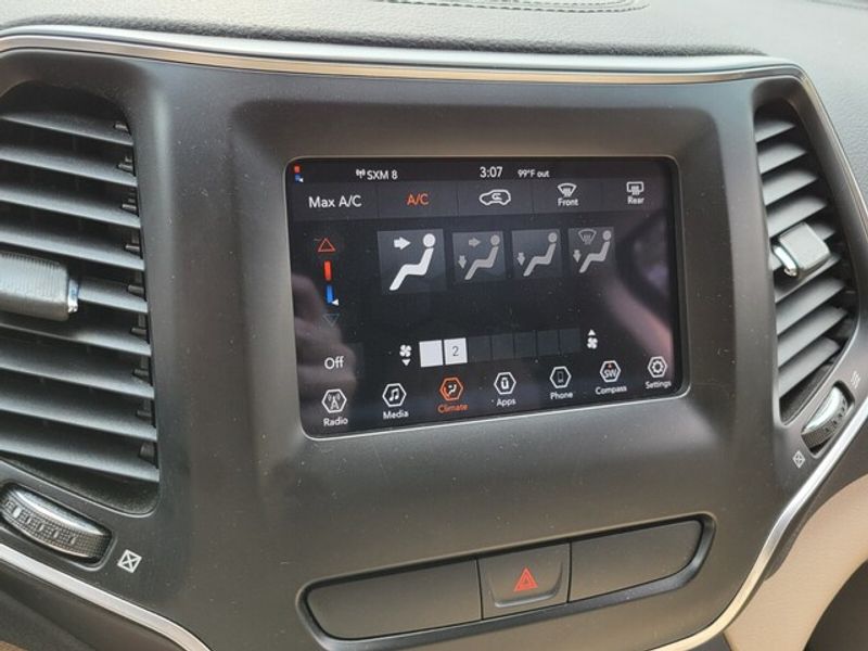 2019 Jeep Cherokee Latitude photo 15