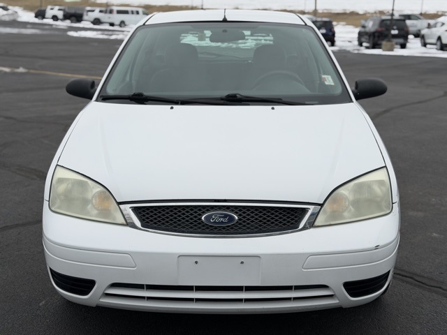 Used 2005 Ford Focus ZX5 S with VIN 3FAFP37N95R109062 for sale in Augusta, KS