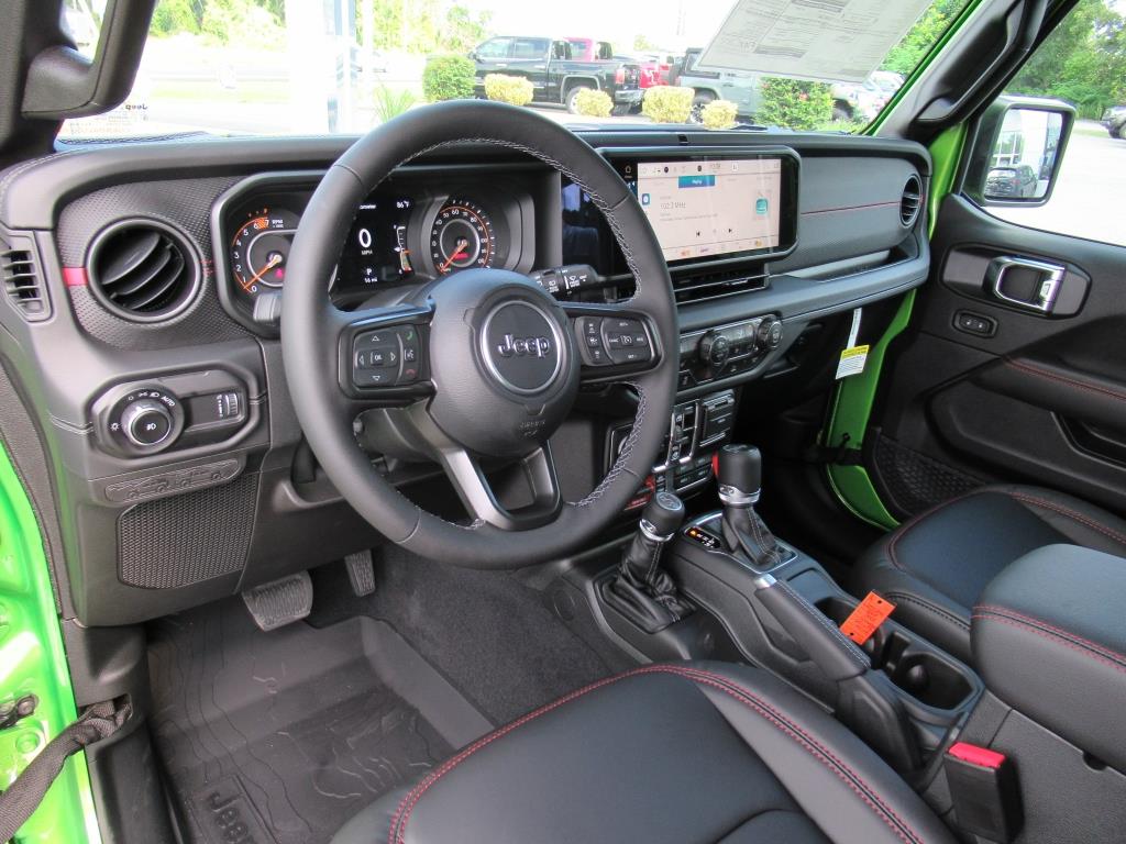 2025 Jeep Wrangler Rubicon photo 14