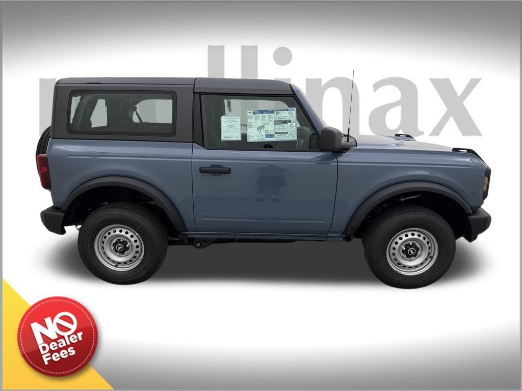 2025 Ford Bronco Base photo 2
