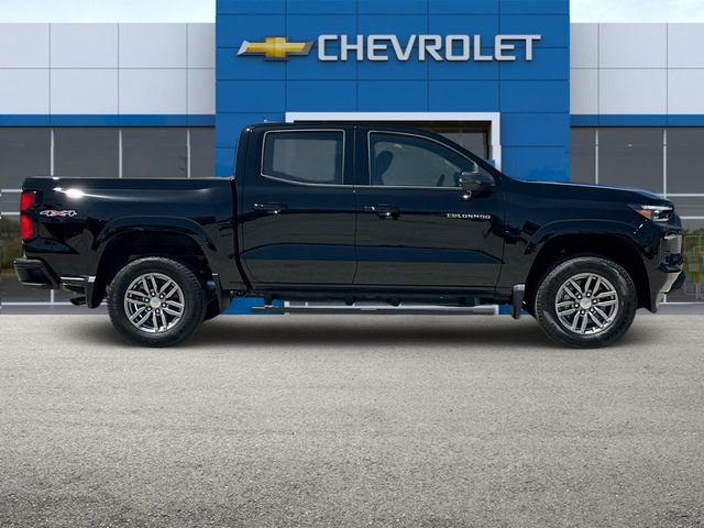 2025 Chevrolet Colorado Work Truck LT photo 3