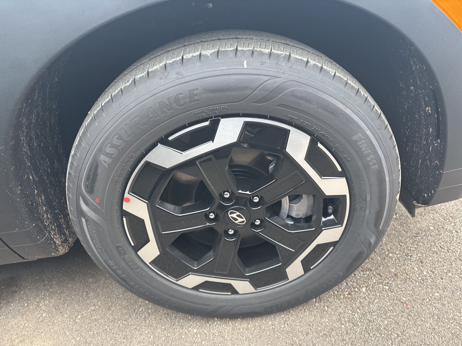 2026 Hyundai Santa Fe SE photo 2