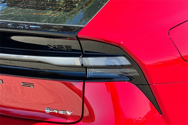 2026 Toyota Prius Plug-in Hybrid XSE photo 29
