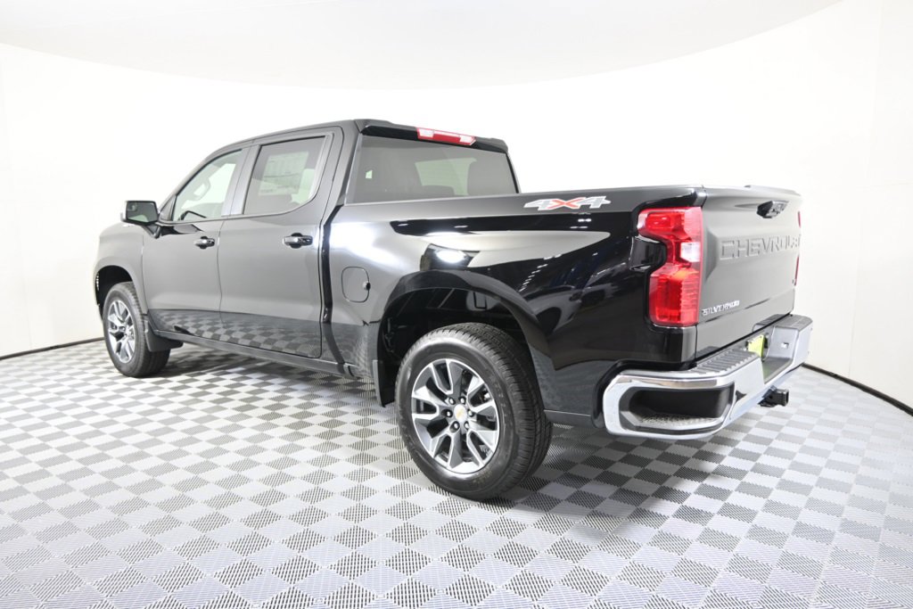 2025 Chevrolet Silverado 1500 LT photo 4