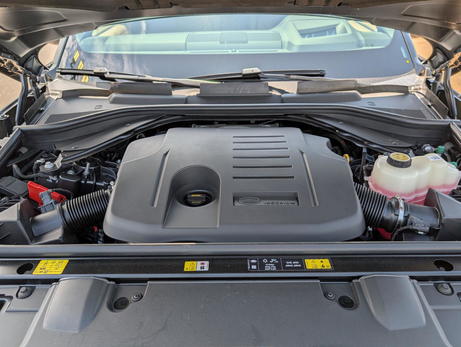 2025 Land Rover Range Rover SE photo 10