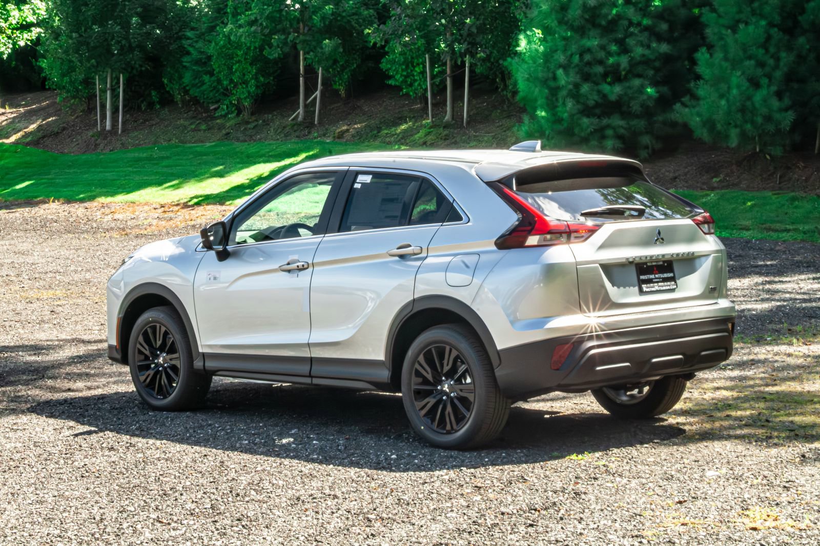 2025 Mitsubishi Eclipse Cross SEL photo 3