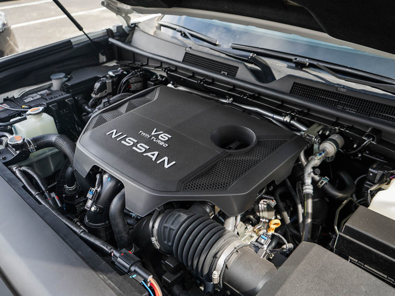 2025 Nissan Armada SL photo 2