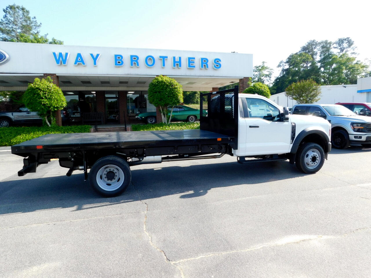 New 2025 Oxford White Ford F-450® XL image 1