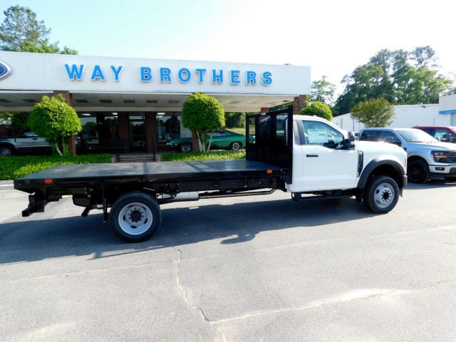 2025 Ford Chassis Cab F-450® XL