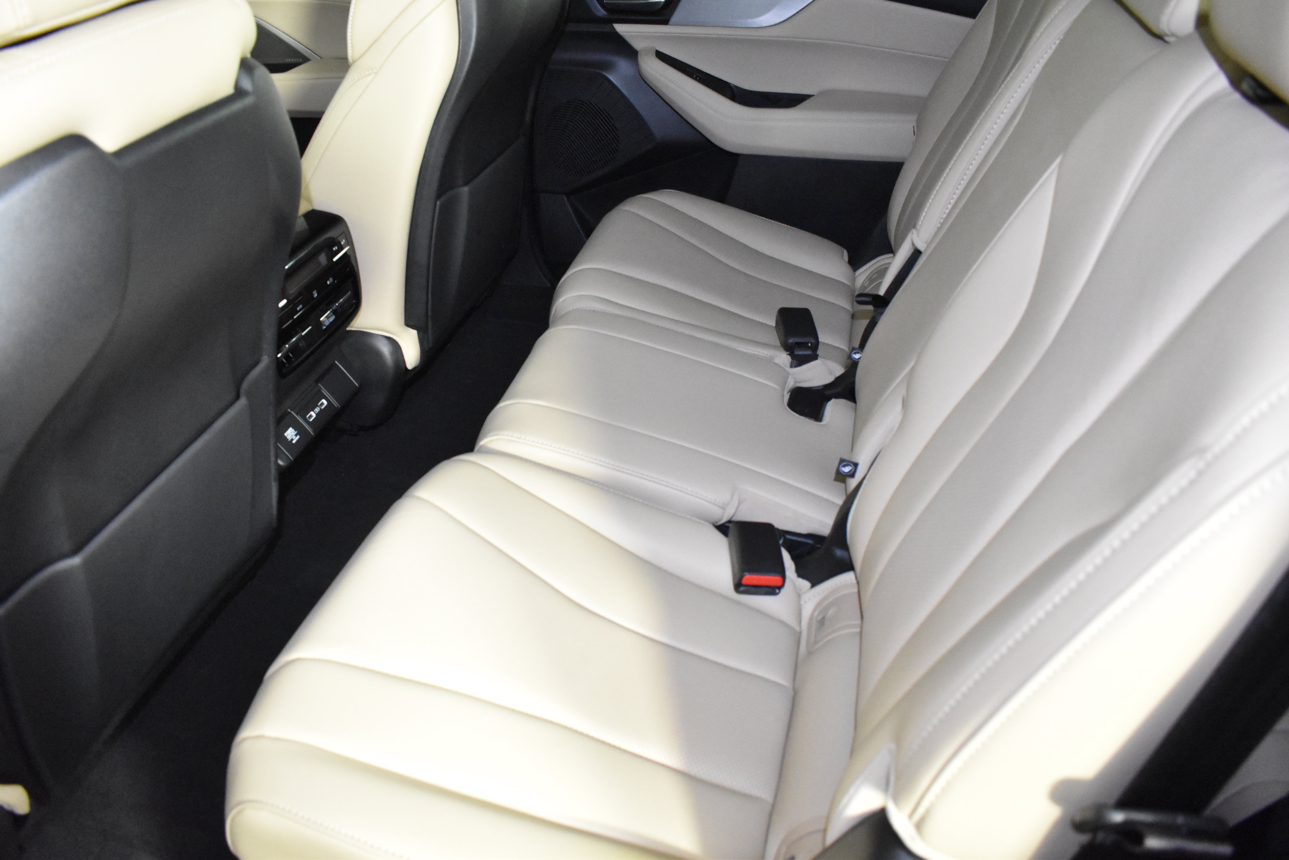 2023 Acura MDX SH-AWD Technology photo 4