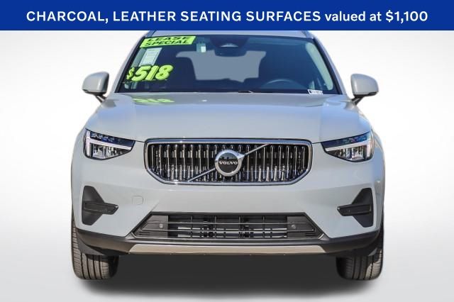 2025 Volvo XC40 Core photo 2