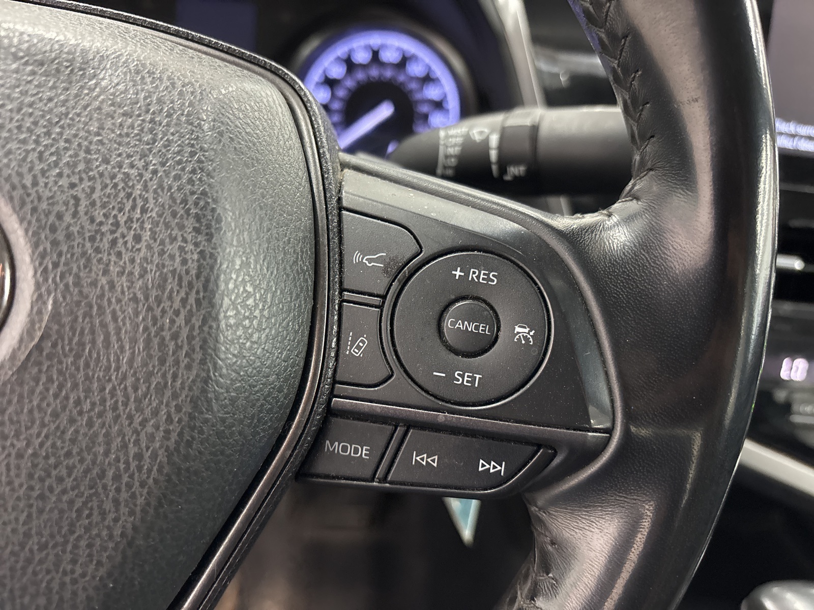 2022 Toyota Camry SE photo 10