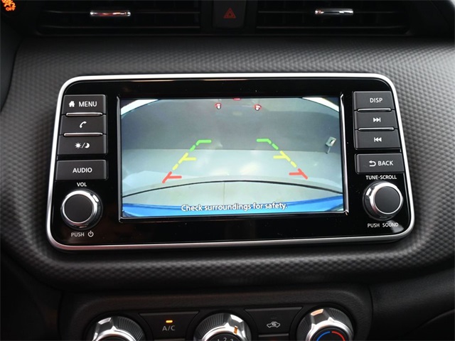 2025 Nissan Kicks Play S photo 3