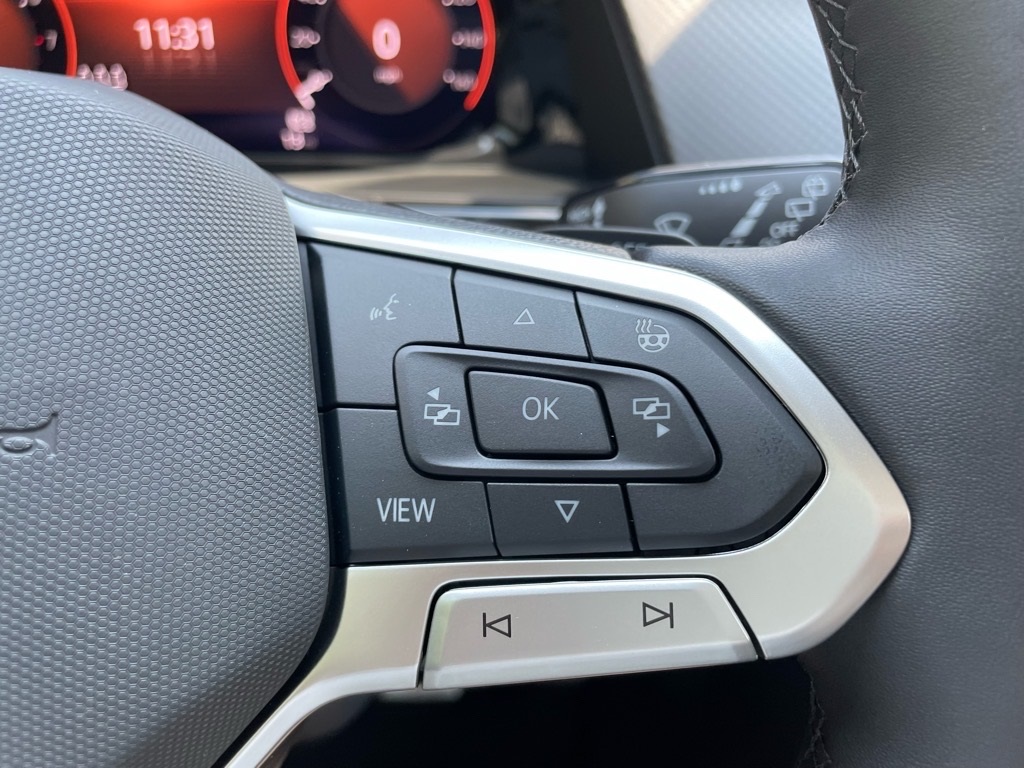 2025 Volkswagen Atlas Peak Edition SE photo 9
