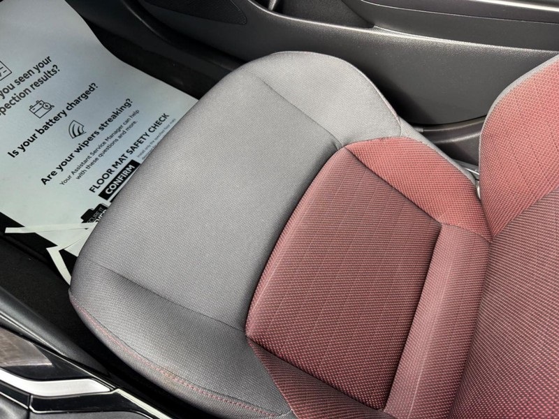 2024 Toyota Corolla SE photo 25