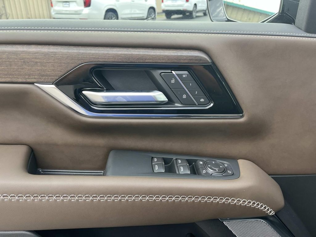 2025 Gmc Yukon Denali Ultimate photo 19