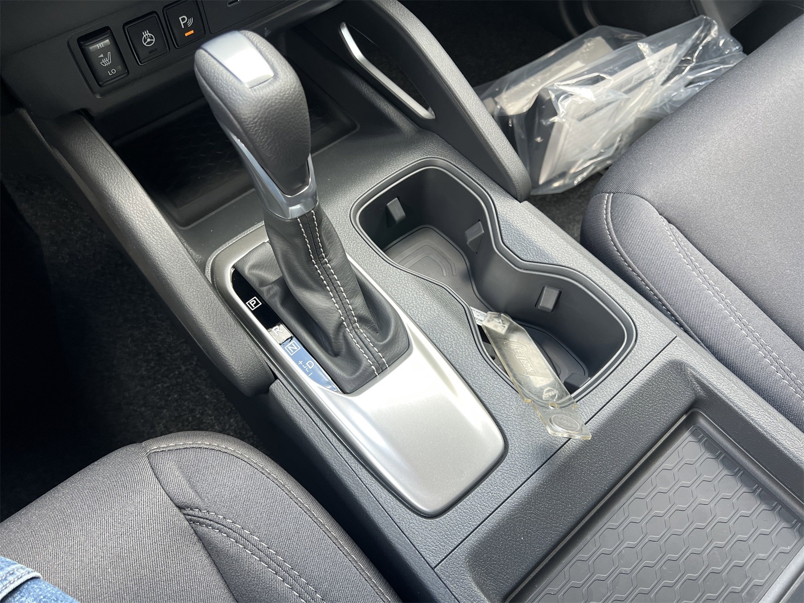 2025 Nissan Frontier SV photo 11