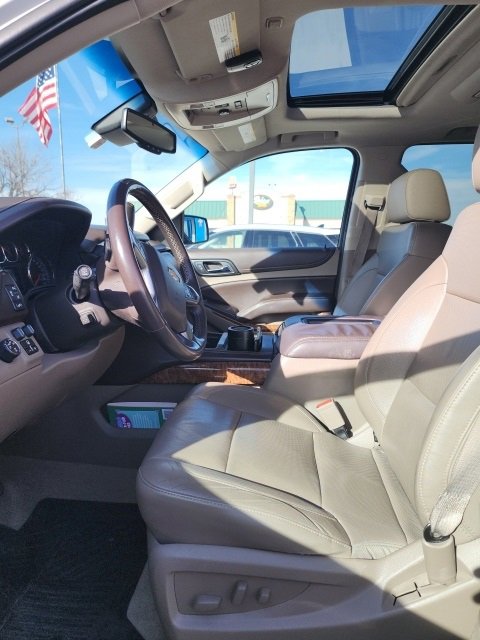 2015 Chevrolet Suburban LTZ photo 3