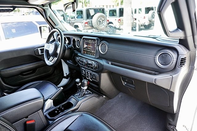 2022 Jeep Wrangler Unlimited Sahara 4xe photo 11