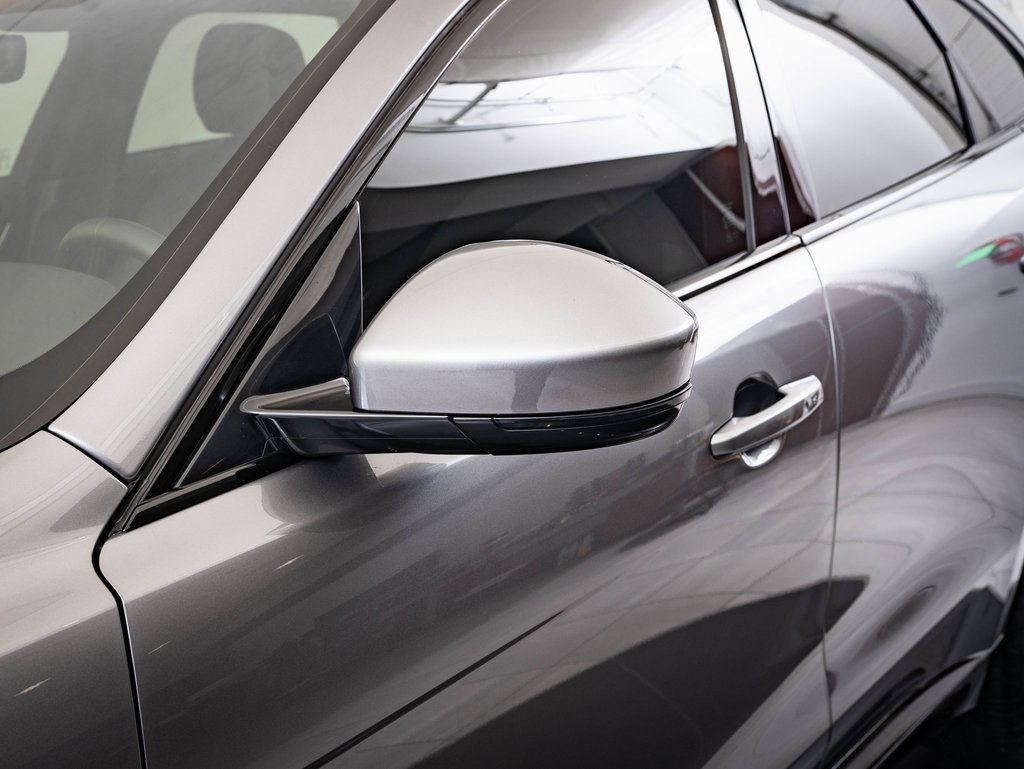 2022 Jaguar F-PACE P250 S photo 16