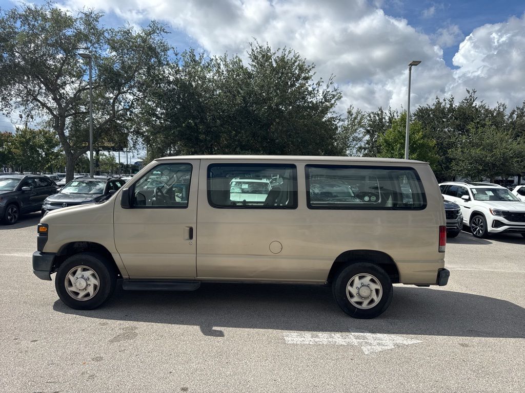 2009 Ford E-150 XL photo 6