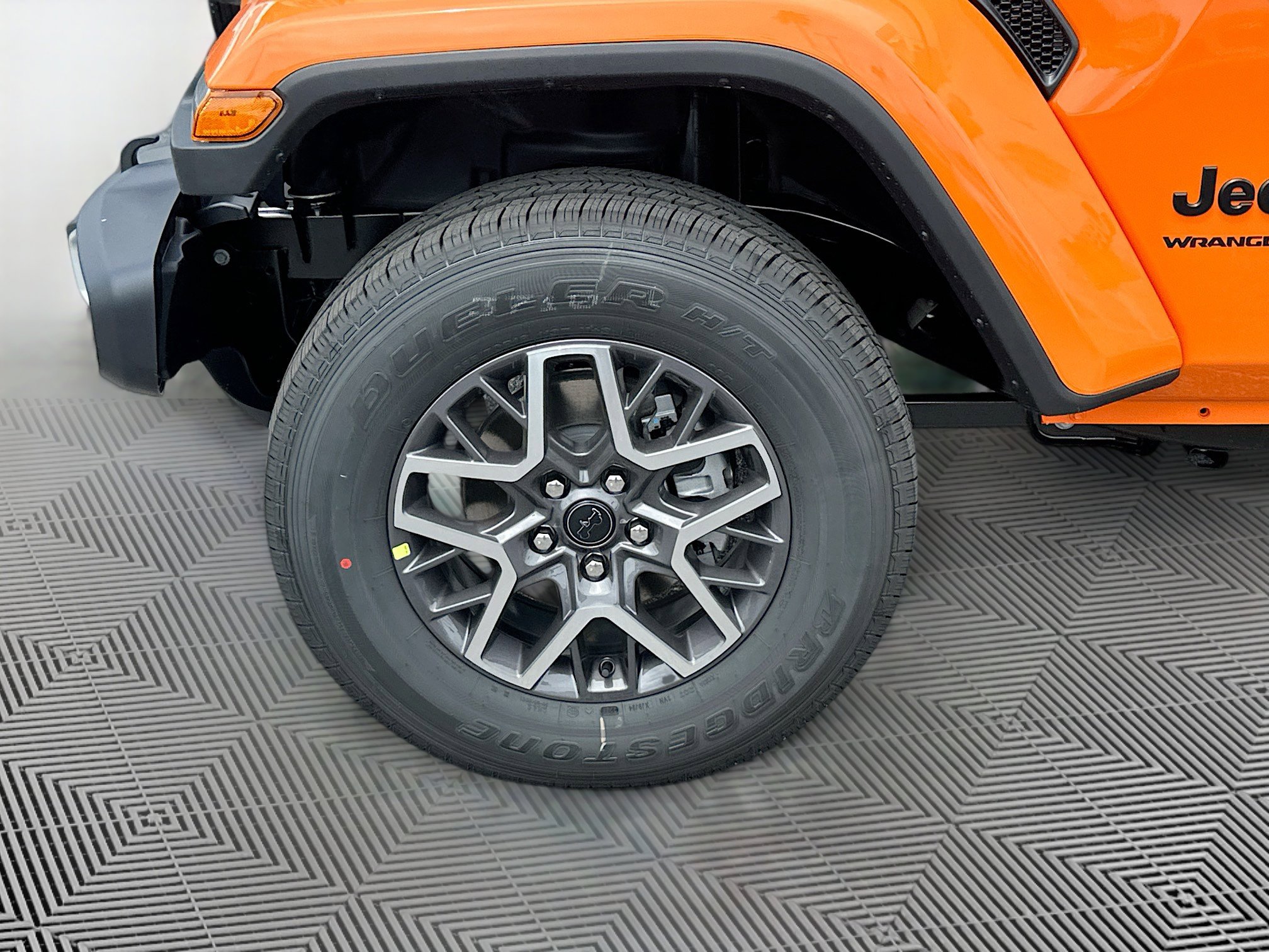 2025 Jeep Wrangler Sahara photo 15