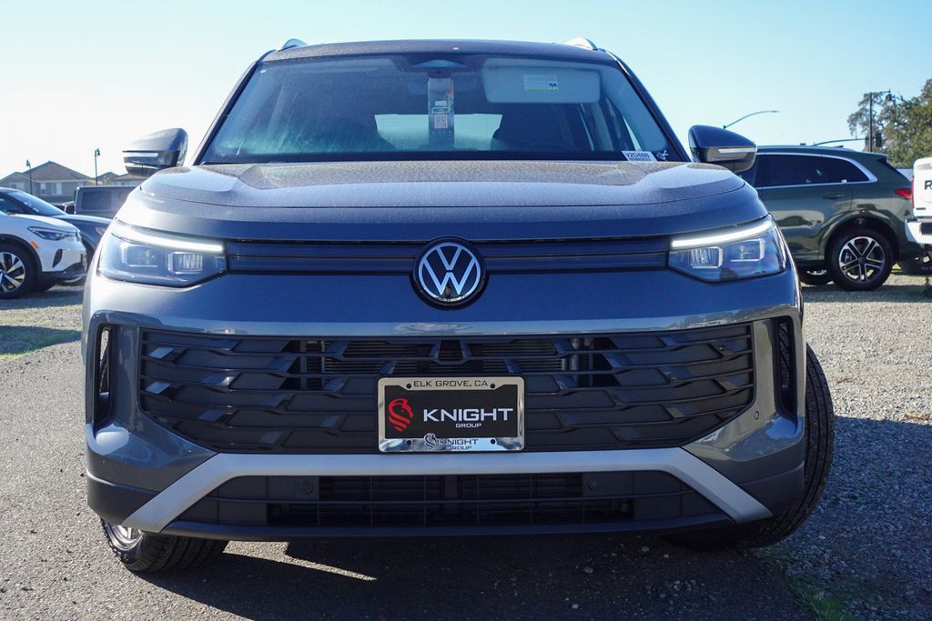 2025 Volkswagen Tiguan SE photo 4