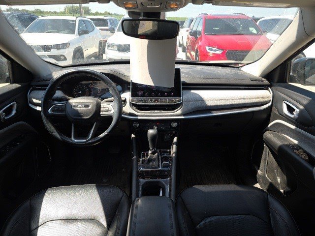 2022 Jeep Compass Latitude Lux photo 12