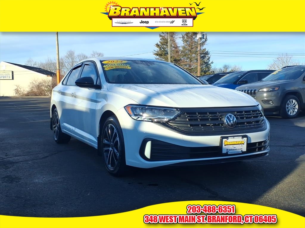 2024 Volkswagen Jetta Sport's photo