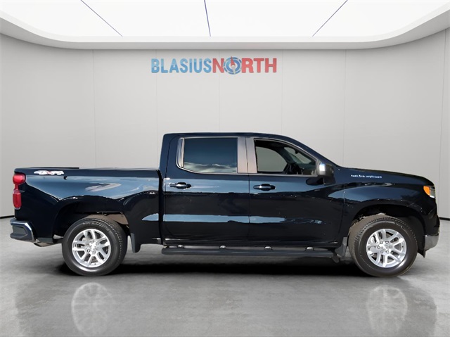2022 Chevrolet Silverado 1500 LT photo 4
