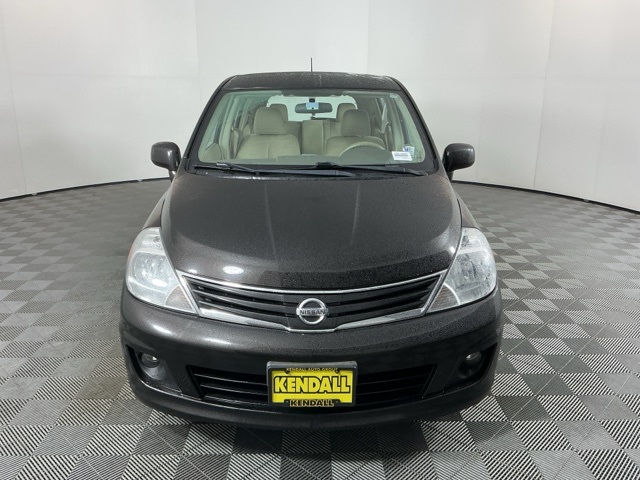 2011 Nissan Versa 1.8 SL photo 2