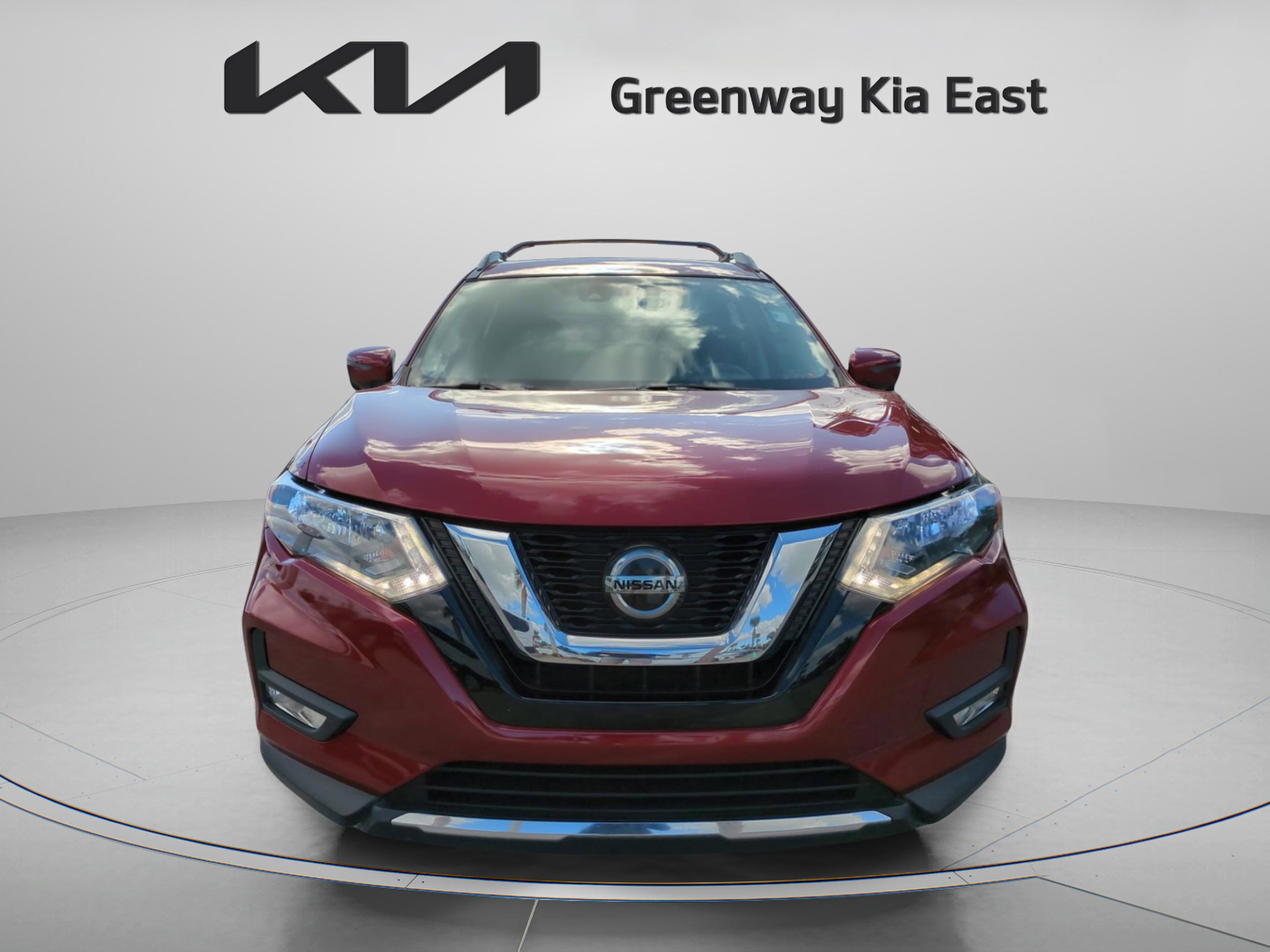 2019 Nissan Rogue SV photo 2