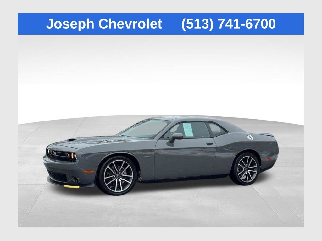2023 Dodge Challenger R/T's photo