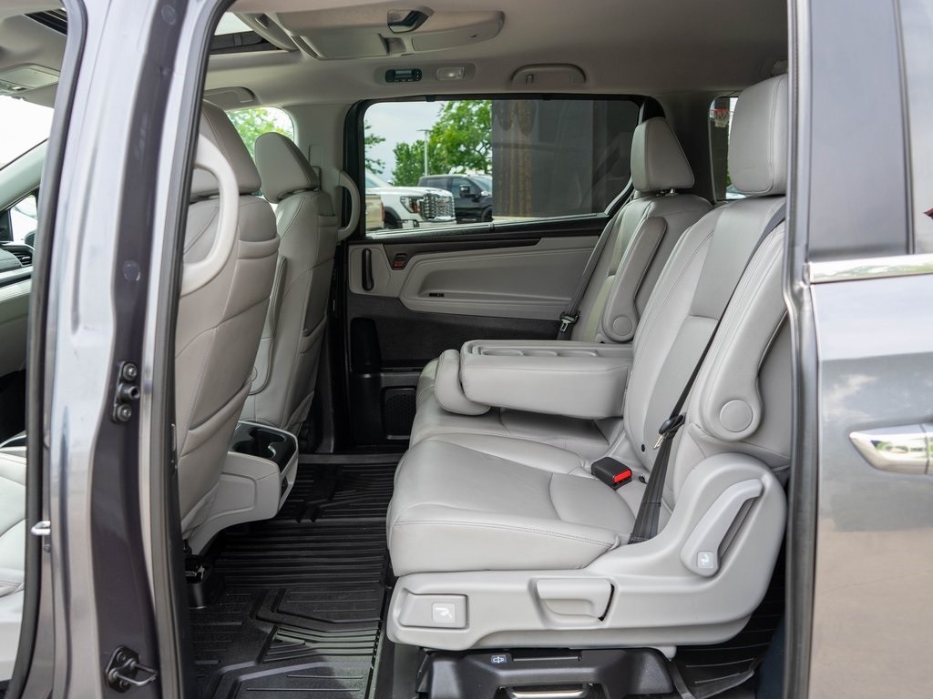 2023 Honda Odyssey Touring photo 12
