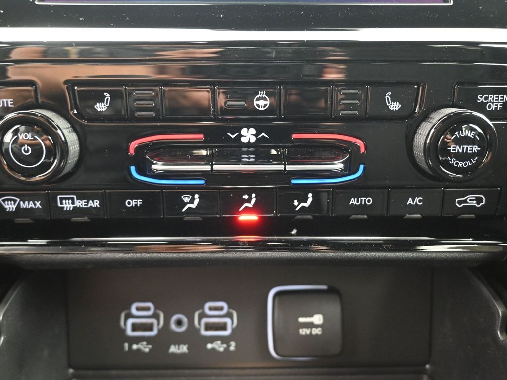 2025 Jeep Grand Cherokee Laredo X photo 3