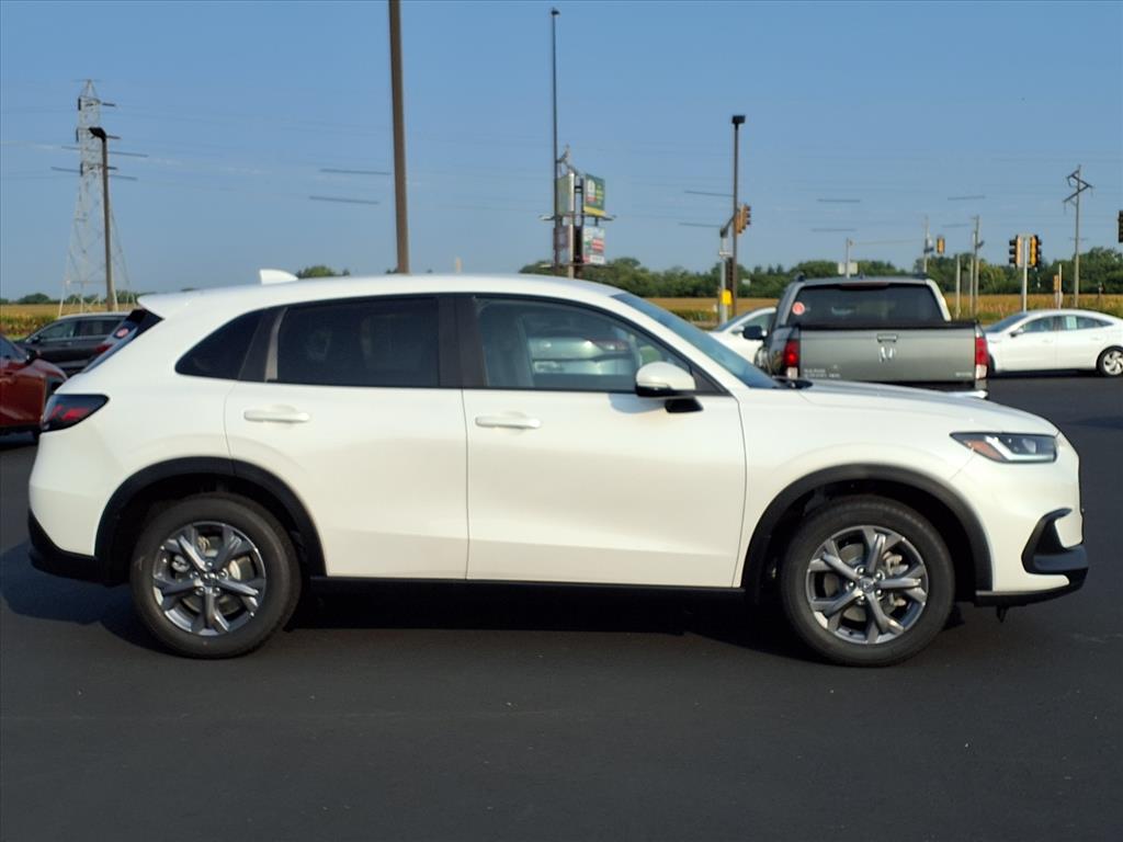2026 Honda HR-V LX photo 2
