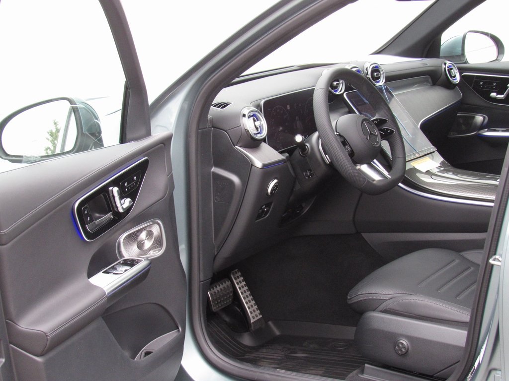 2026 Mercedes Benz GLC 300 4MATIC photo 5