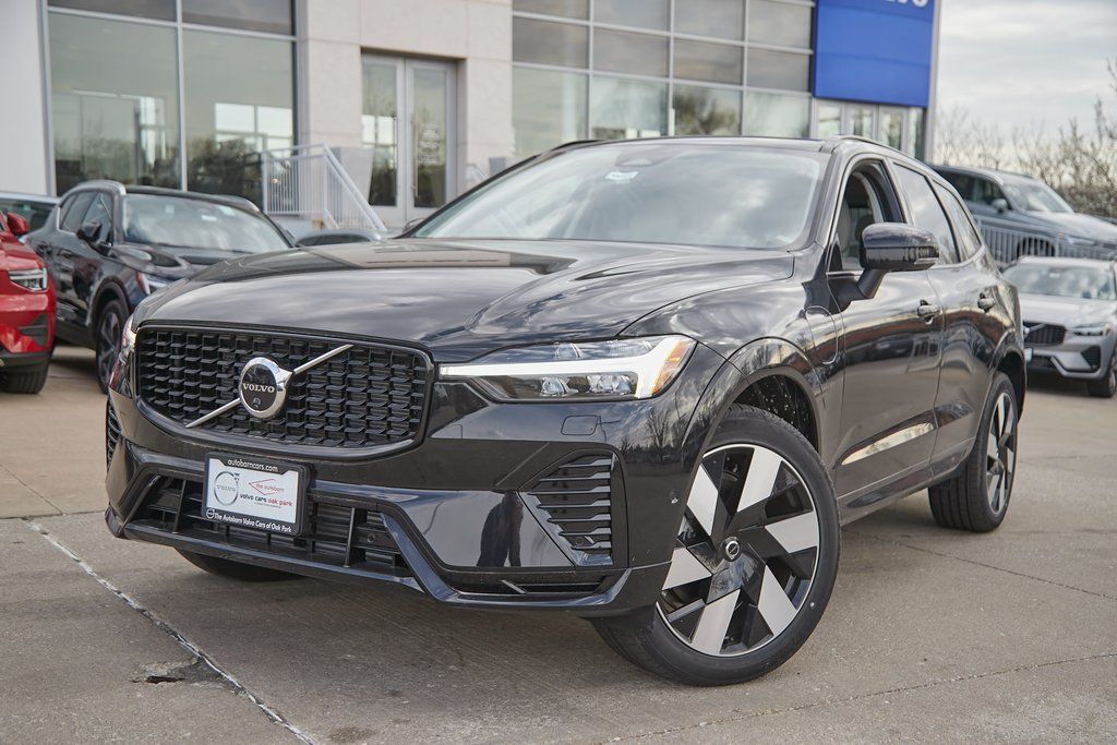 2025 VOLVO XC60 - Image 1