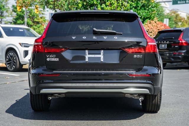2026 Volvo V60 Cross Country B5 Plus photo 3