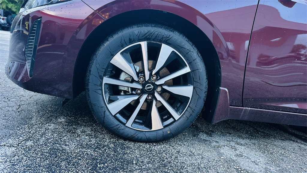 2025 Nissan Sentra SV photo 10